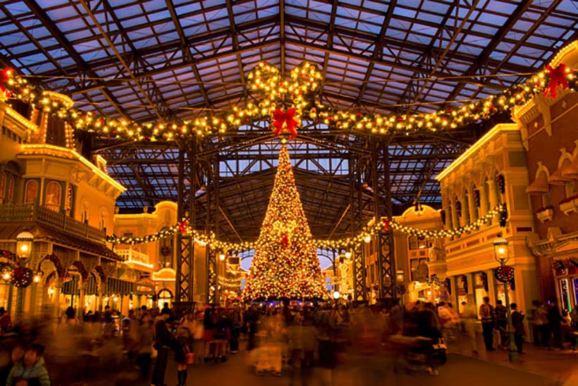 ディズニークリスマス2025完全ガイド！チケット・混雑予想・ショー